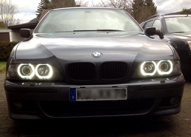 Angel Eyes Scheinwerfer für 5er BMW E39 in Schwarz